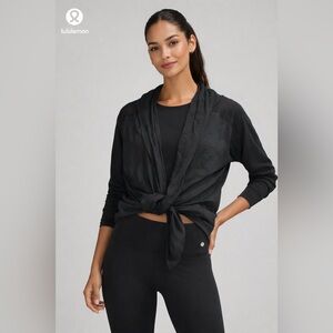 #167 LULULEMON WRAPPED FRONT P 18.5” L 21”